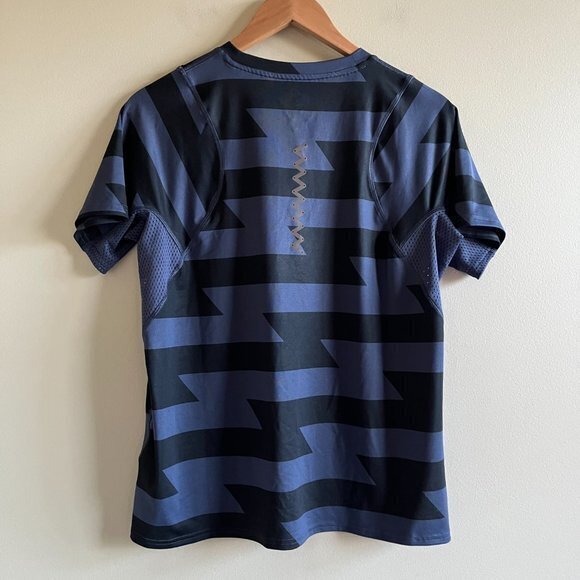 ADIDAS AEROREADY SHORT SLEEVE‎ ABSTRACT PRINTED CREWNECK RUNNING TOP WOMENS SZ S - Picture 6 of 6